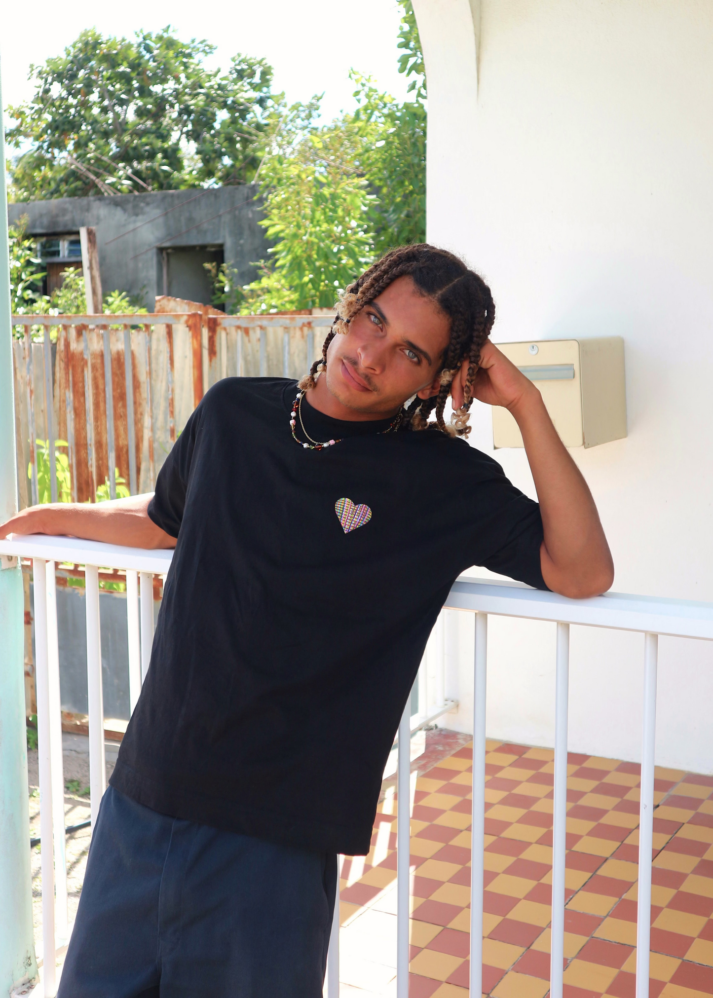 CARIBBEAN HEART - DARK OVERSIZED UNISEX T-SHIRT